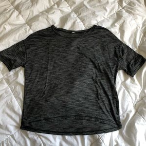 Lululemon cropped shirt